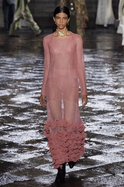 Look 74